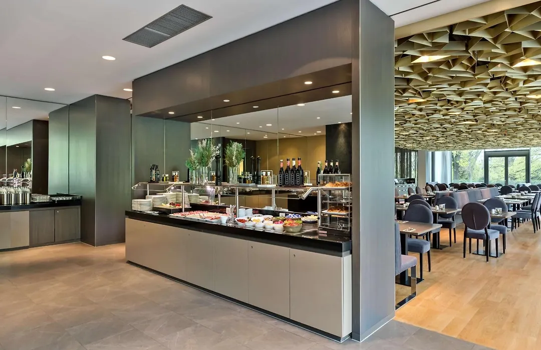 Doubletree By Hilton Vienna Schonbrunn-1